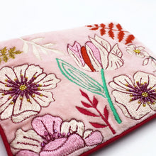 Load image into Gallery viewer, Posy Light Pink Purse