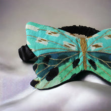 Load image into Gallery viewer, Papillon Green Eyemask