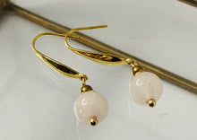 Load image into Gallery viewer, Rósa Quarts með krók "ByMe"