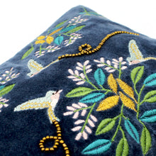 Load image into Gallery viewer, Secret Garden Bird snyrtitaska