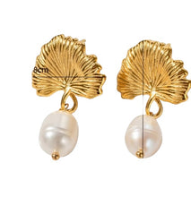 Load image into Gallery viewer, Freshwater Pearl Leaf Earring
