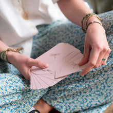 Load image into Gallery viewer, 52 insight cards A Beautiful Story
