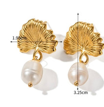 Load image into Gallery viewer, Freshwater Pearl Leaf Earring
